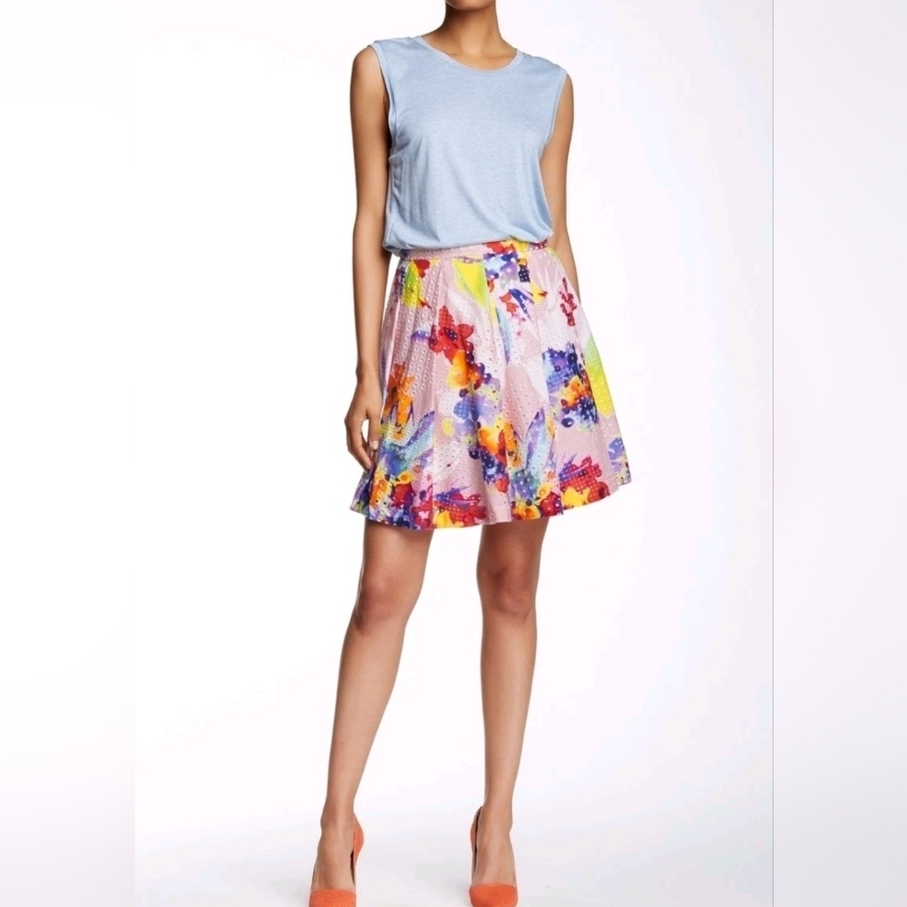 Trina Turk bubble Floral Crochet Women's Skirt size 0